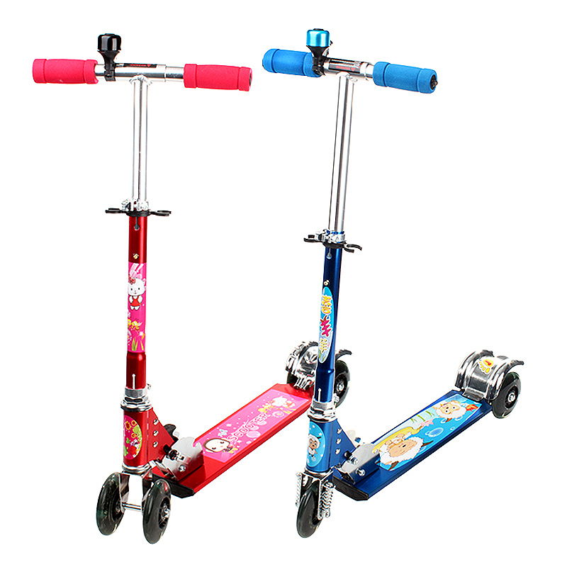 加宽儿童滑板车2-4-5岁宝宝滑滑车三轮闪光小孩四轮折叠踏板车